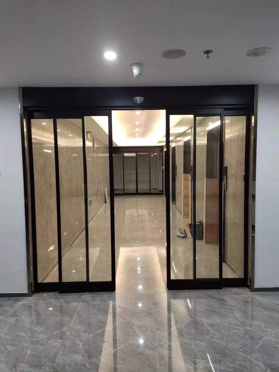 清江浦区玻璃伸缩门